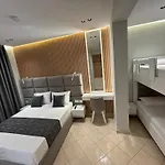 Caca -5 Min Walk To The Beach, Free Parking & Balcony In