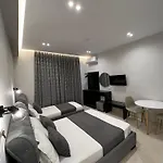 Caca -5 Min Walk To The Beach, Free Parking & Balcony In *