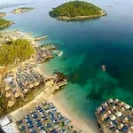 Caca -5 Min Walk To The Beach, Free Parking & Balcony In