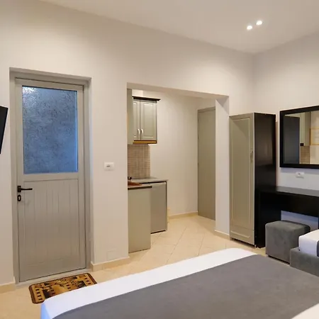 アパート Caca -5 Min Walk To The Beach, Free Parking & Balcony In クサミル