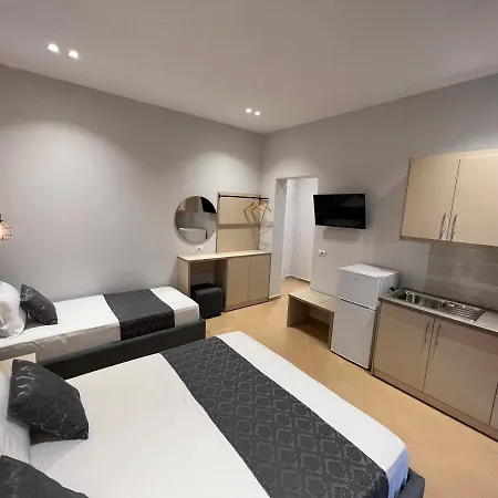 Caca -5 Min Walk To The Beach, Free Parking & Balcony In