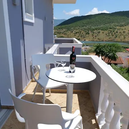 Caca Διαμέρισμα Εξαμίλιο