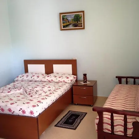 Caca -5 Min Walk To The Beach, Free Parking & Balcony In * Ksamil