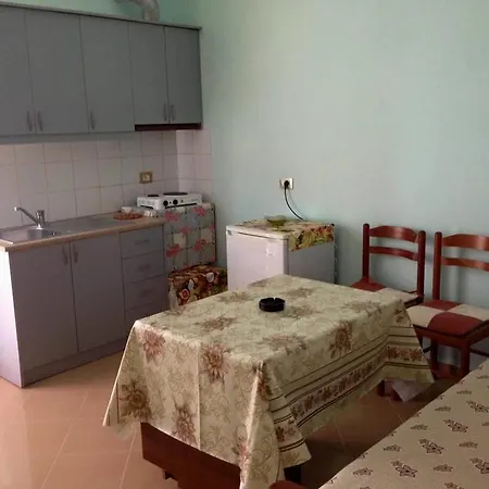 Caca -5 Min Walk To The Beach, Free Parking & Balcony In クサミル