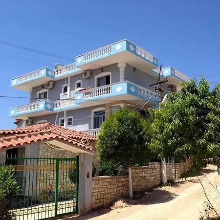 Caca -5 Min Walk To The Beach, Free Parking & Balcony In Lejlighed
