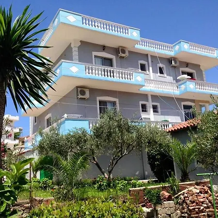 Caca -5 Min Walk To The Beach, Free Parking & Balcony In