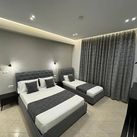 Caca -5 Min Walk To The Beach, Free Parking & Balcony In アパート クサミル