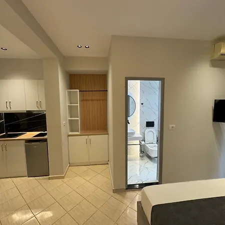 Caca -5 Min Walk To The Beach, Free Parking & Balcony In