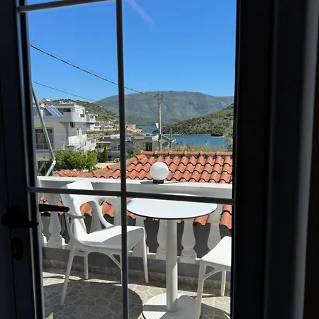 Caca -5 Min Walk To The Beach, Free Parking & Balcony In