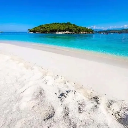 Caca -5 Min Walk To The Beach, Free Parking & Balcony In Lejlighed *