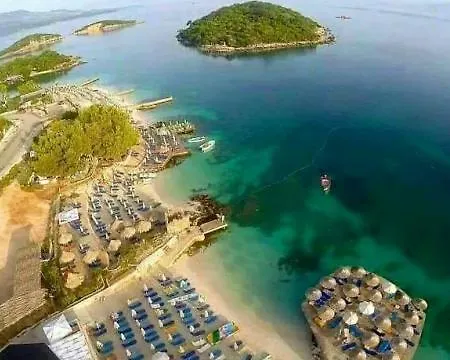 Caca -5 Min Walk To The Beach, Free Parking & Balcony In