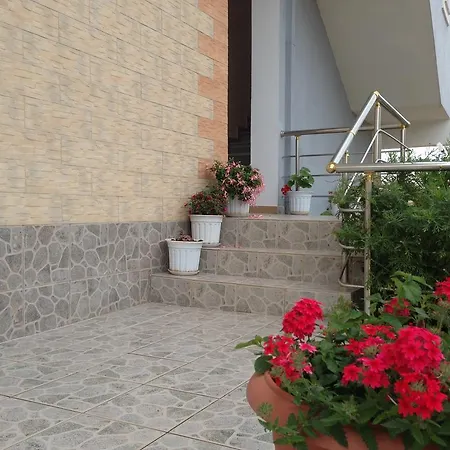 Lejlighed Caca -5 Min Walk To The Beach, Free Parking & Balcony In